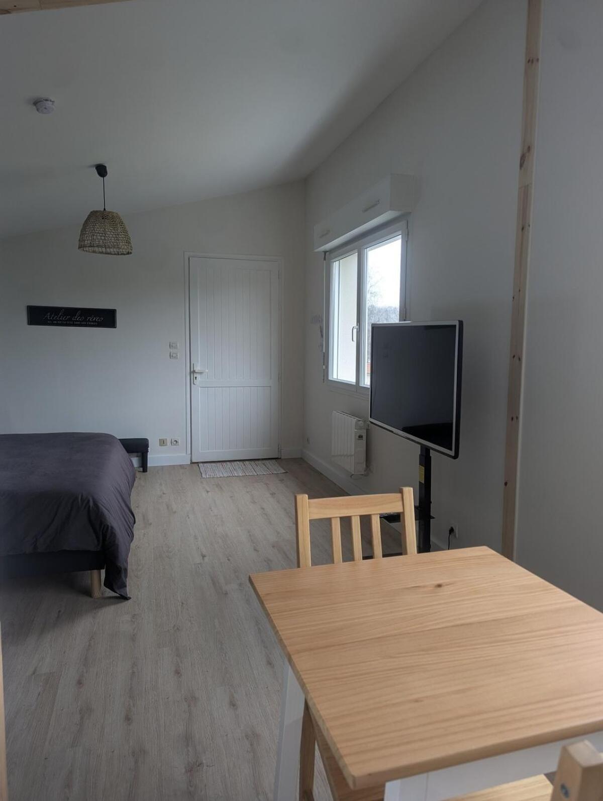 Sejour Bien-Etre Apartment Le Mayet-de-Montagne ภายนอก รูปภาพ